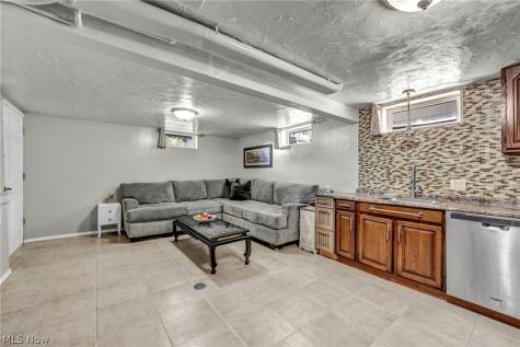2110 Brown Road Lakewood OH 44107