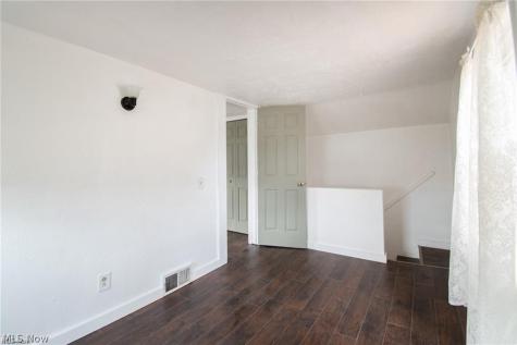 416 N Cedar Avenue Niles OH 44446