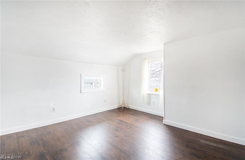 416 N Cedar Avenue Niles OH 44446