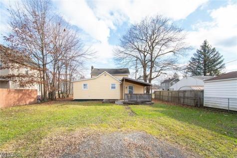 416 N Cedar Avenue Niles OH 44446