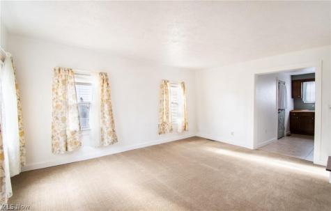 416 N Cedar Avenue Niles OH 44446