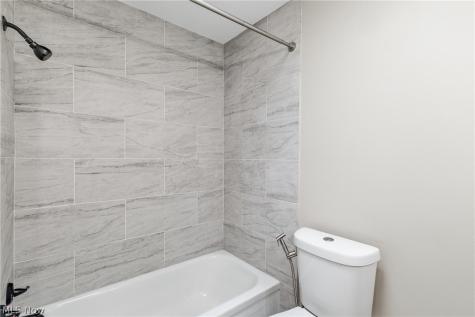 6195 Stafford Drive North Olmsted OH 44070