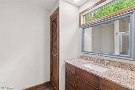 6195 Stafford Drive North Olmsted OH 44070