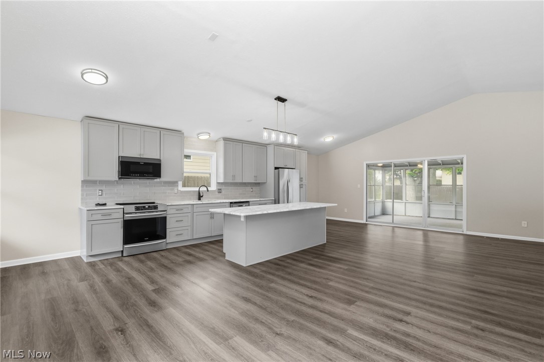 6195 Stafford Drive North Olmsted OH 44070