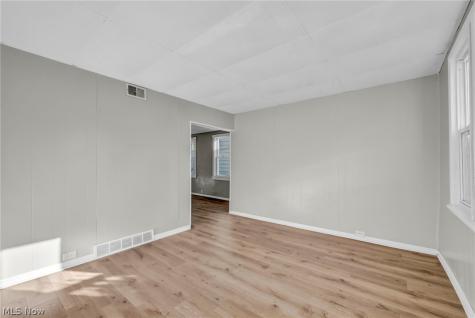 3271 W 50th Street Cleveland OH 44102