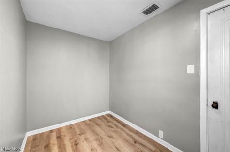 3271 W 50th Street Cleveland OH 44102
