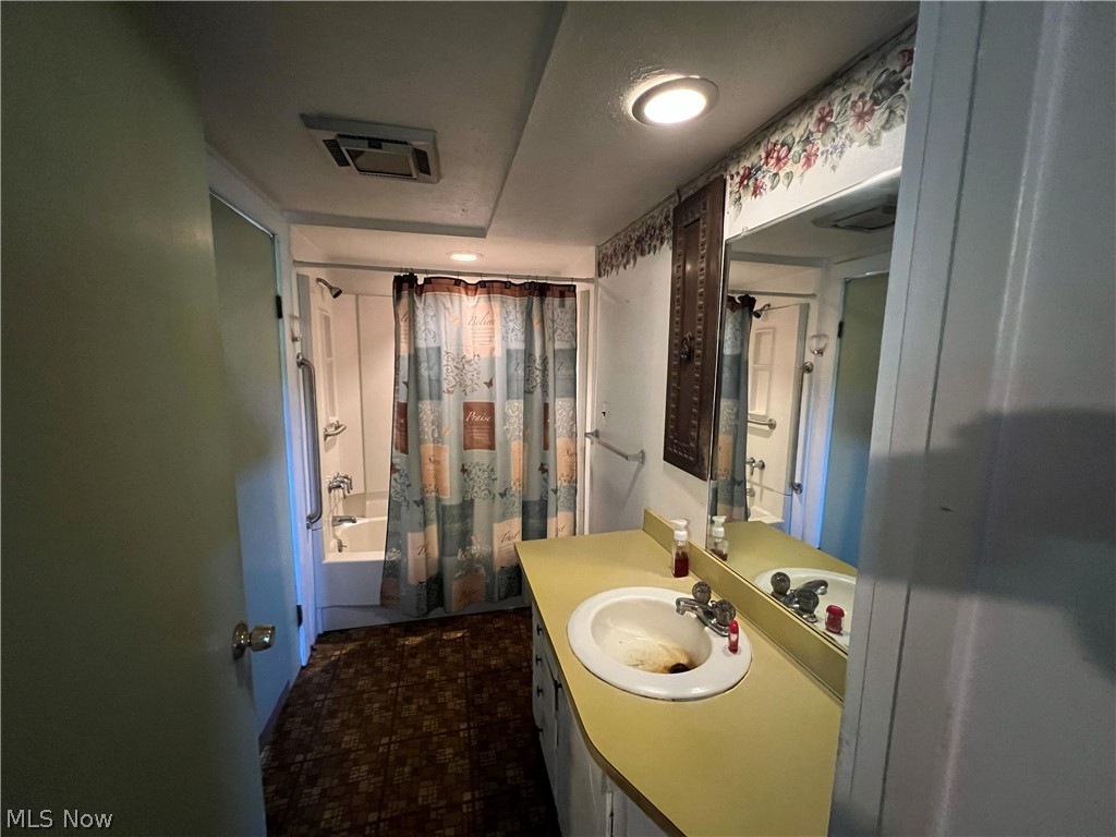 1016 Mechanicsville Road Geneva OH 44041
