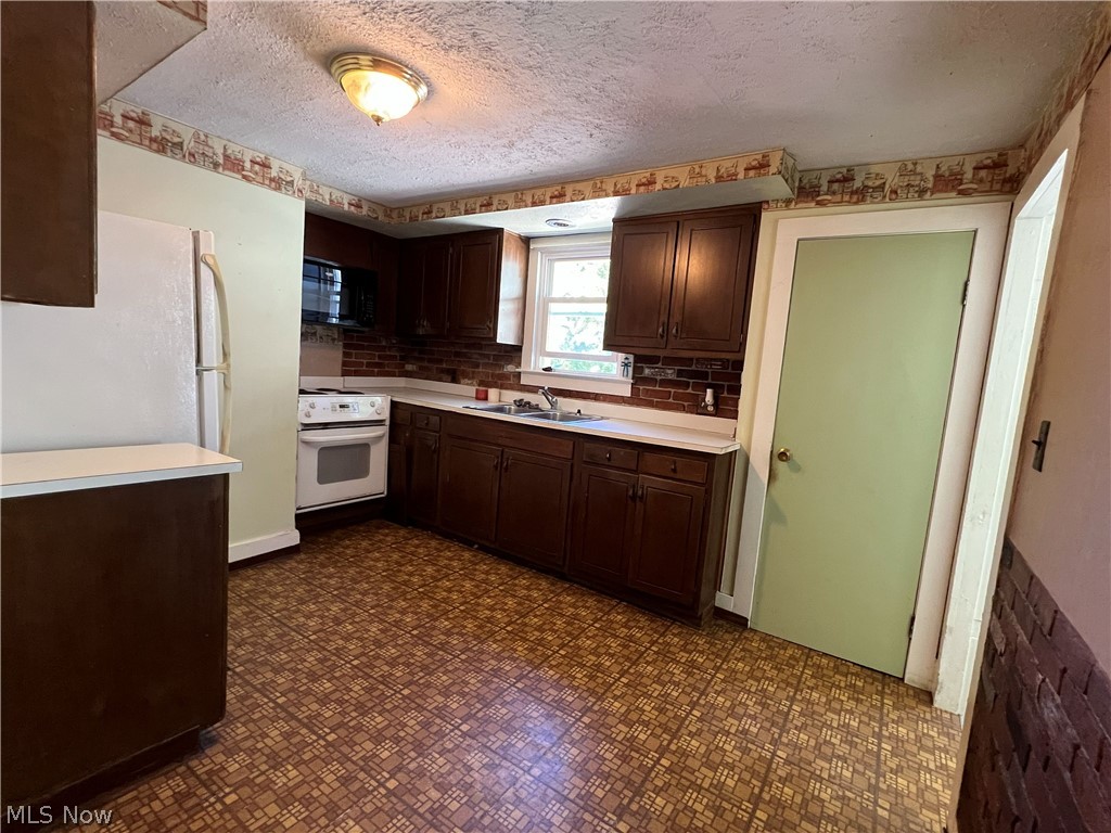 1016 Mechanicsville Road Geneva OH 44041