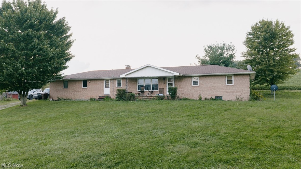 940 Parks Avenue SE Paris OH 44669