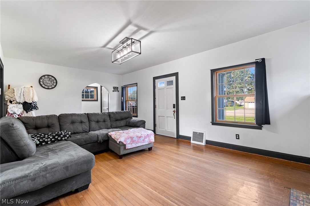 3323 Cleveland Avenue S Canton OH 44707