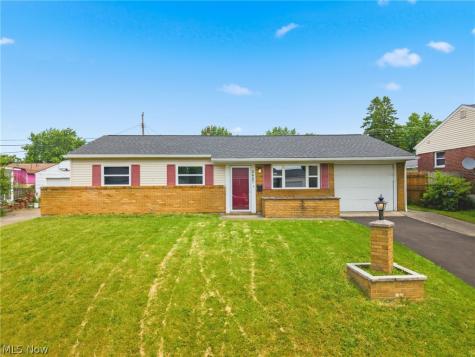2457 Cathy Drive NE Canton OH 44705