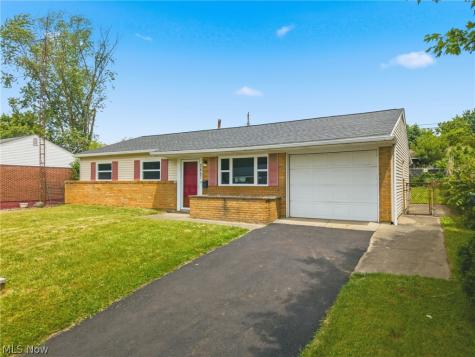 2457 Cathy Drive NE Canton OH 44705
