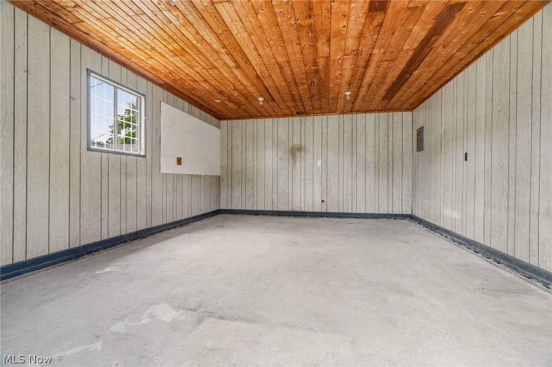 2457 Cathy Drive NE Canton OH 44705