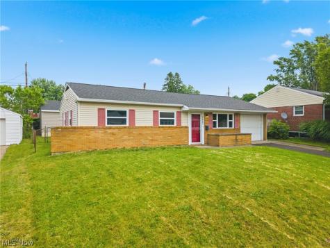 2457 Cathy Drive NE Canton OH 44705