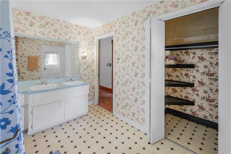 3771 Edison Street NW Uniontown OH 44685