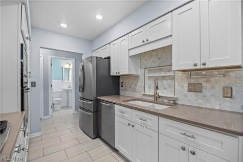 222 Colgate Avenue Elyria OH 44035
