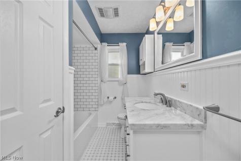 222 Colgate Avenue Elyria OH 44035