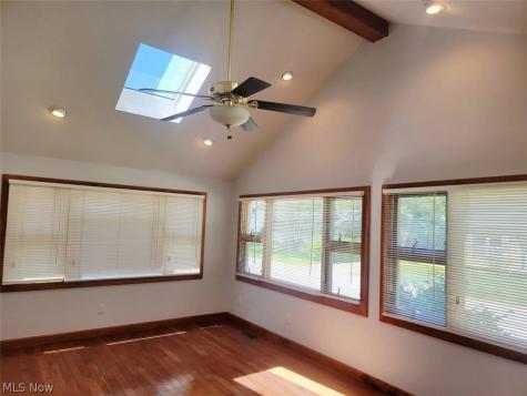 233 S Point Drive Avon Lake OH 44012