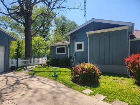 233 S Point Drive Avon Lake OH 44012