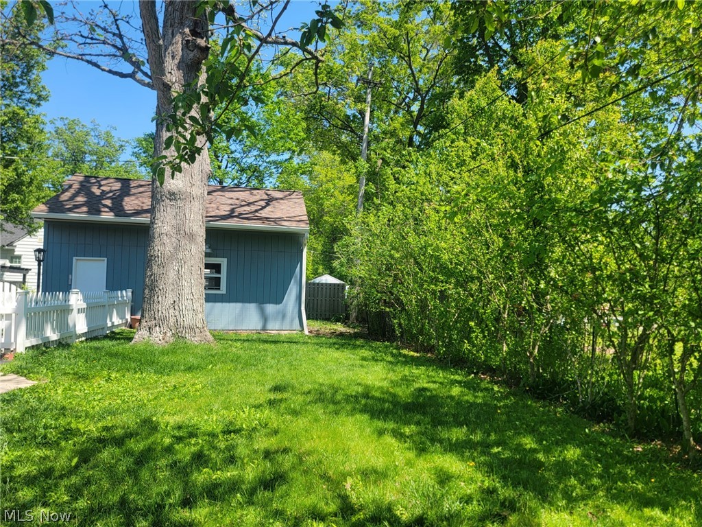 233 S Point Drive Avon Lake OH 44012