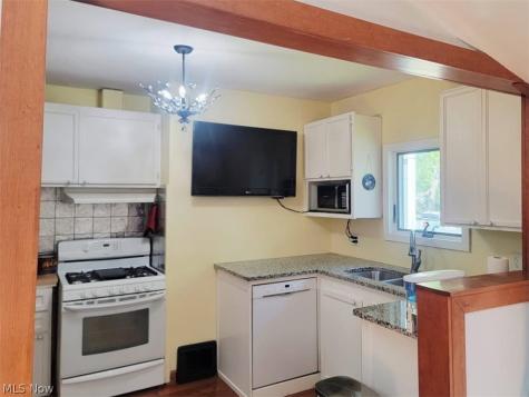 233 S Point Drive Avon Lake OH 44012