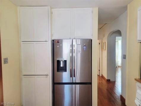 233 S Point Drive Avon Lake OH 44012
