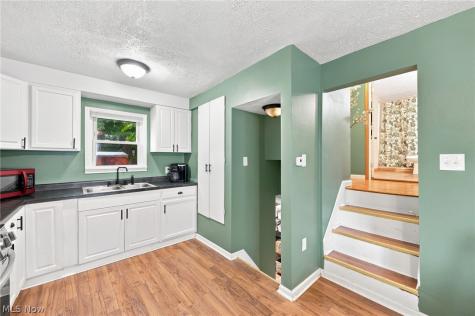898 Orchard Road Willoughby OH 44094