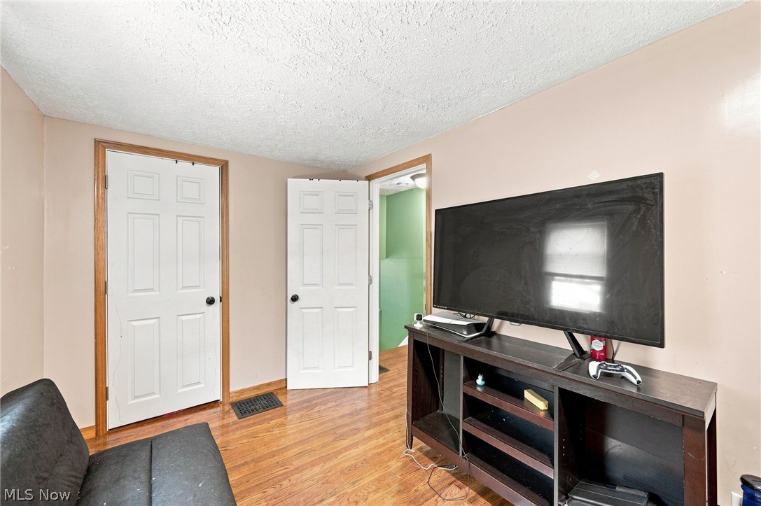 898 Orchard Road Willoughby OH 44094