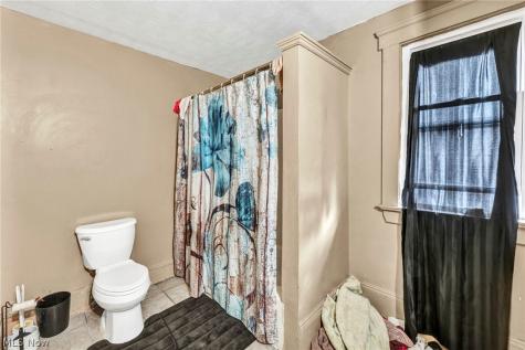 7914 Dorver Avenue Cleveland OH 44105