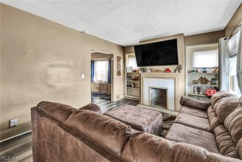 7914 Dorver Avenue Cleveland OH 44105