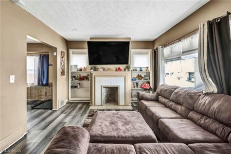 7914 Dorver Avenue Cleveland OH 44105