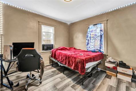 7914 Dorver Avenue Cleveland OH 44105