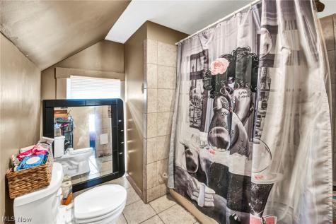 7914 Dorver Avenue Cleveland OH 44105