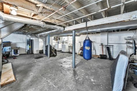 7914 Dorver Avenue Cleveland OH 44105