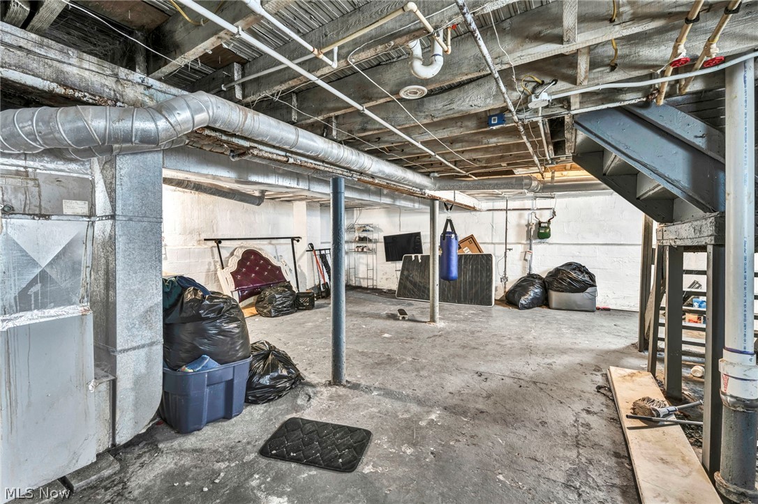 7914 Dorver Avenue Cleveland OH 44105