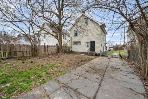 7914 Dorver Avenue Cleveland OH 44105