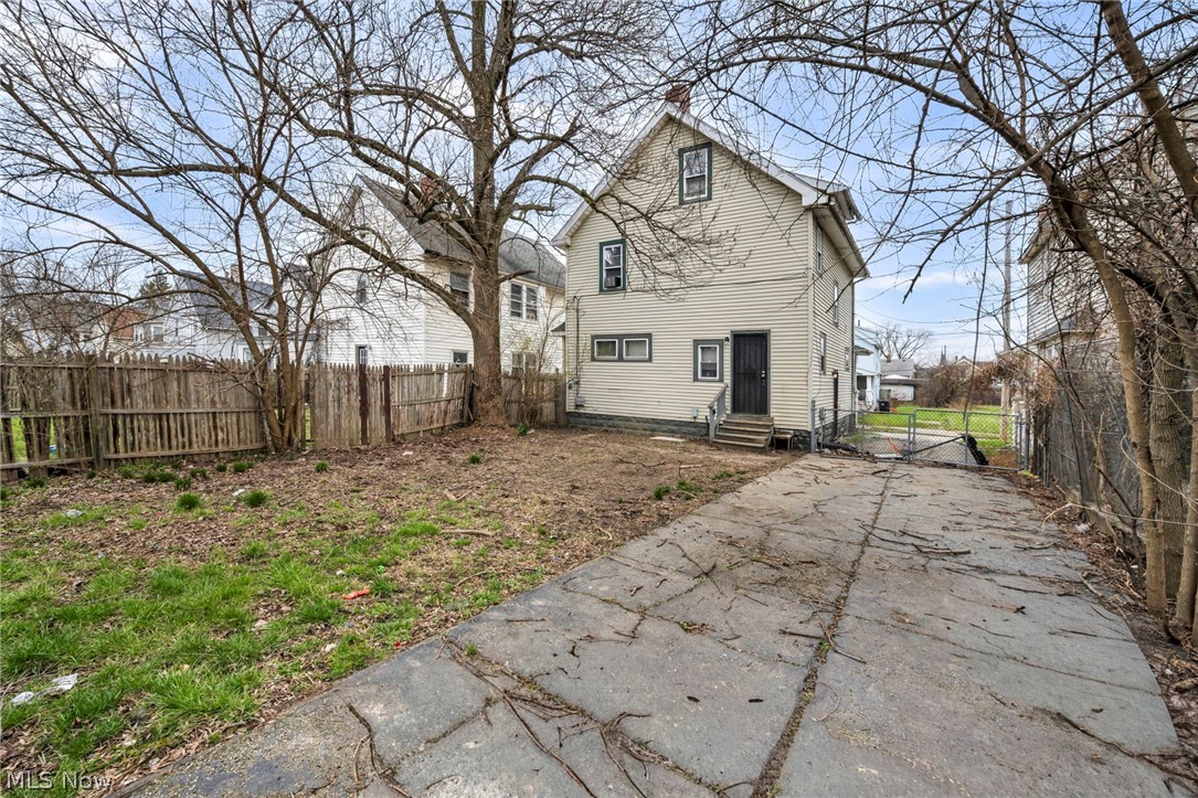 7914 Dorver Avenue Cleveland OH 44105