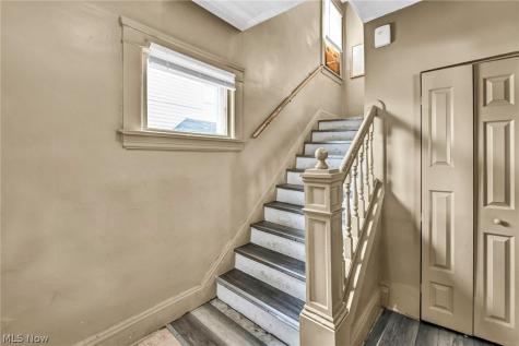 7914 Dorver Avenue Cleveland OH 44105