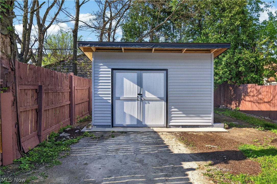 2212 Selzer Avenue Cleveland OH 44109