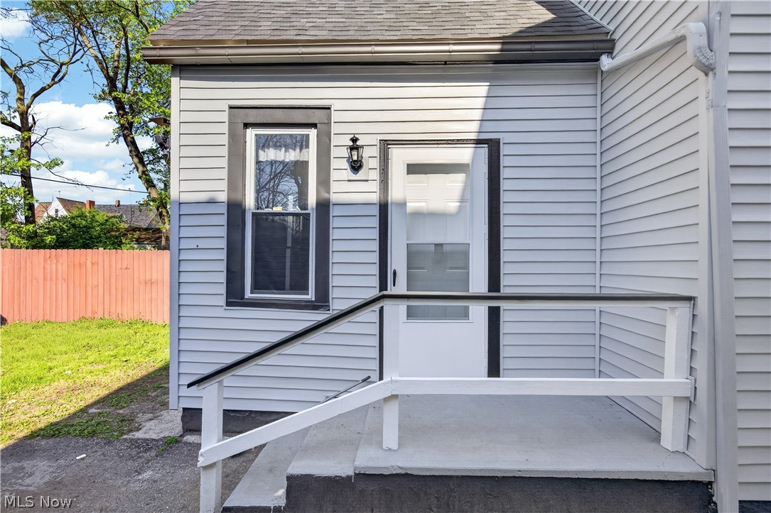 2212 Selzer Avenue Cleveland OH 44109