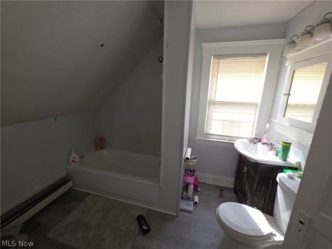 19806 Shawnee Avenue Cleveland OH 44119