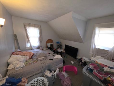 19806 Shawnee Avenue Cleveland OH 44119