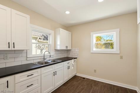 1344 Glenwood Avenue SE Massillon OH 44646