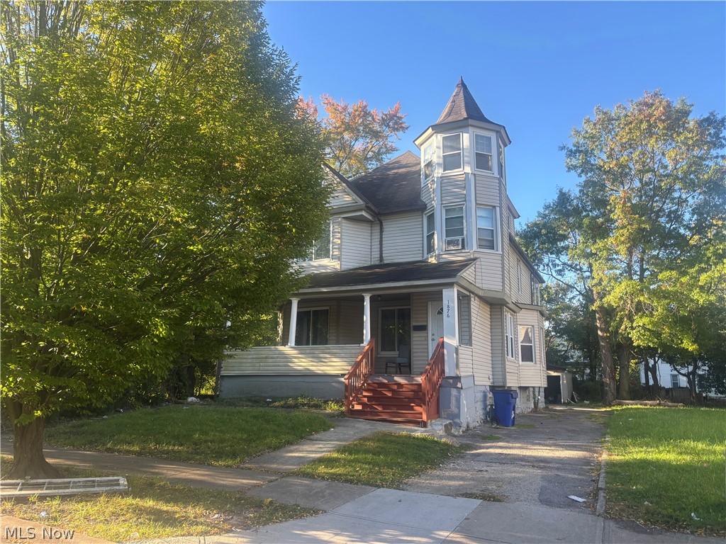 1876 Knowles Street East Cleveland OH 44112