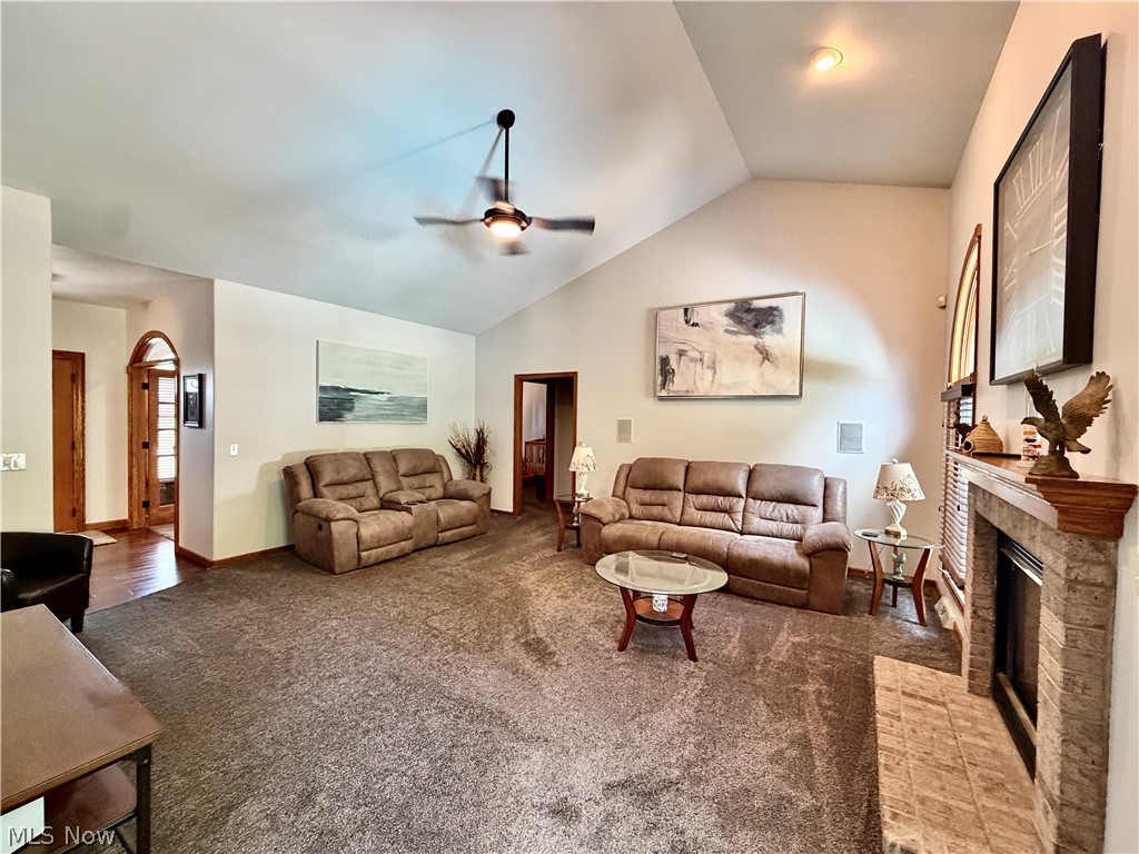 2101 Oakwood Street Girard OH 44420