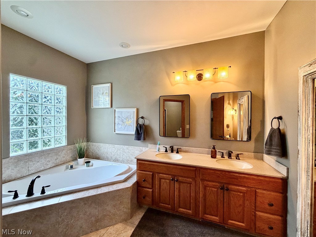 2101 Oakwood Street Girard OH 44420