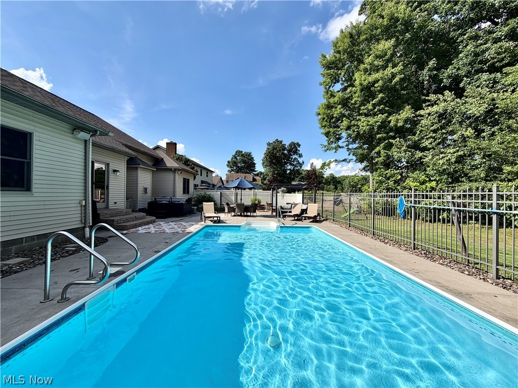 2101 Oakwood Street Girard OH 44420
