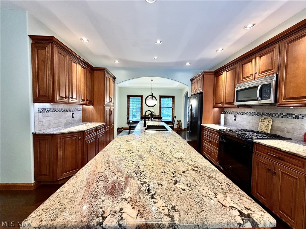 2101 Oakwood Street Girard OH 44420