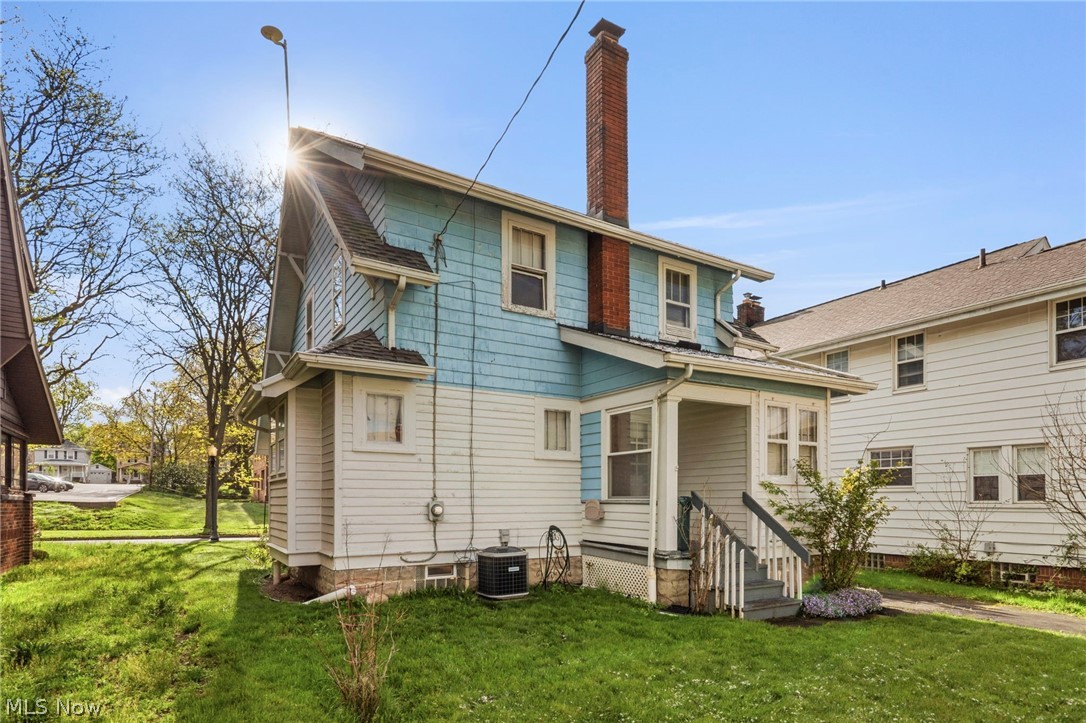 1616 Greenlawn Avenue Akron OH 44301