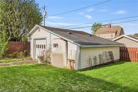 1616 Greenlawn Avenue Akron OH 44301